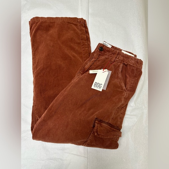 Nwt; BDG Y2K CYBER  LOW RISE CARGO PANTS🤎 - Picture 2 of 14